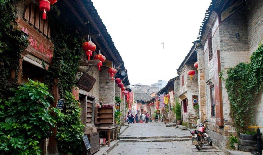 尔滨请南方宝宝吃鲜活帝王蟹，持外省有效证件即可全场免费吃！人在故乡为异客，尔滨你让我陌生！